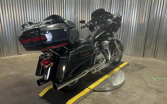 2013 Harley-Davidson CVO Ultra Classic Electra Glide DIAMND/OBSIDIAN W/ PINSTRIP