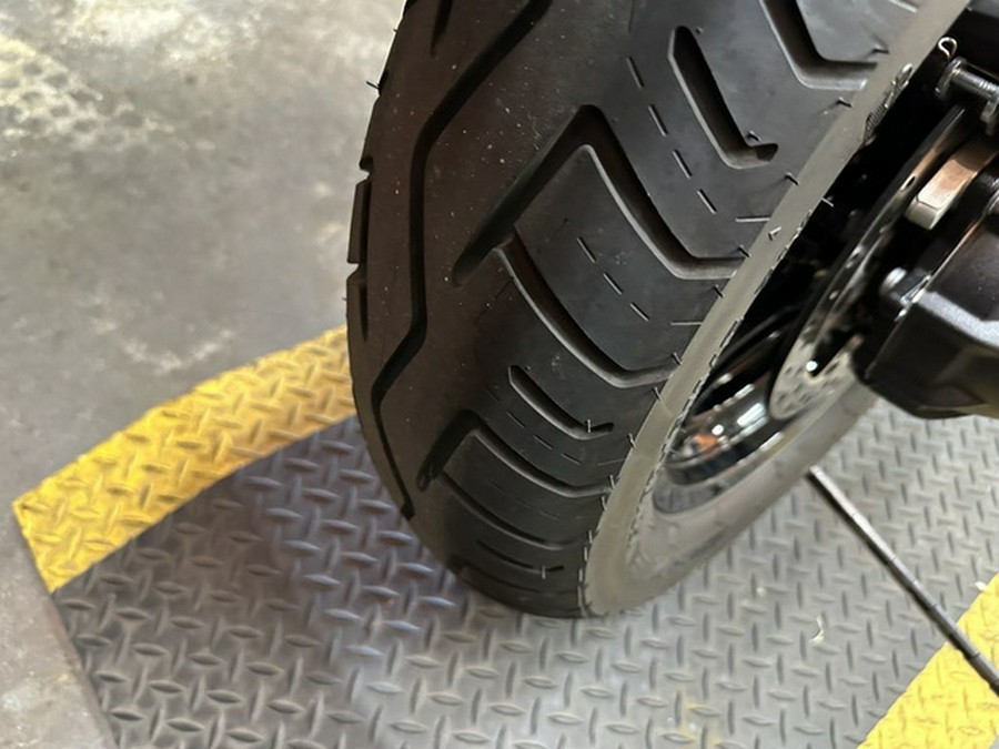 2024 BMW R 12 Aventurin Red Metallic