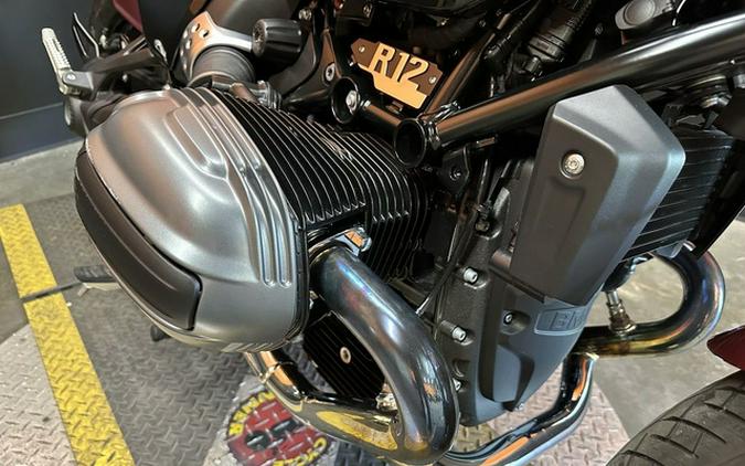 2024 BMW R 12 Aventurin Red Metallic