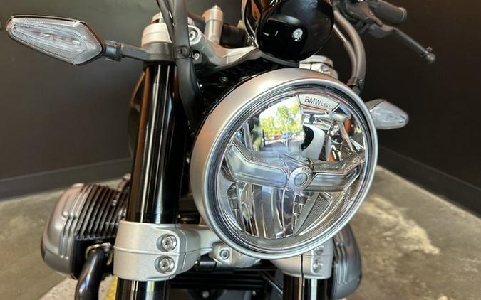 2024 BMW R 12 Aventurin Red Metallic