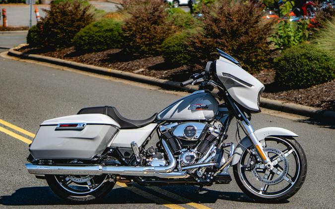 FLHX 2024 Street Glide®