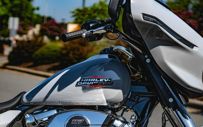 FLHX 2024 Street Glide®