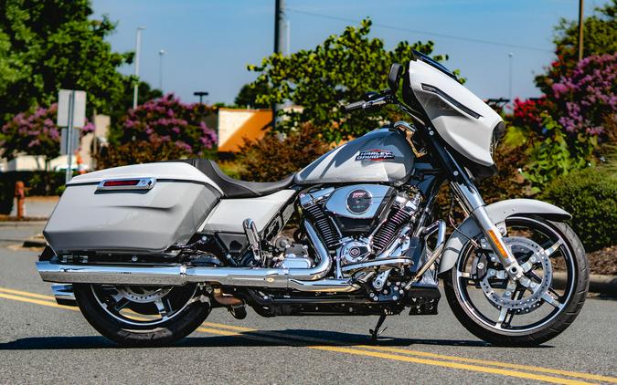 FLHX 2024 Street Glide®