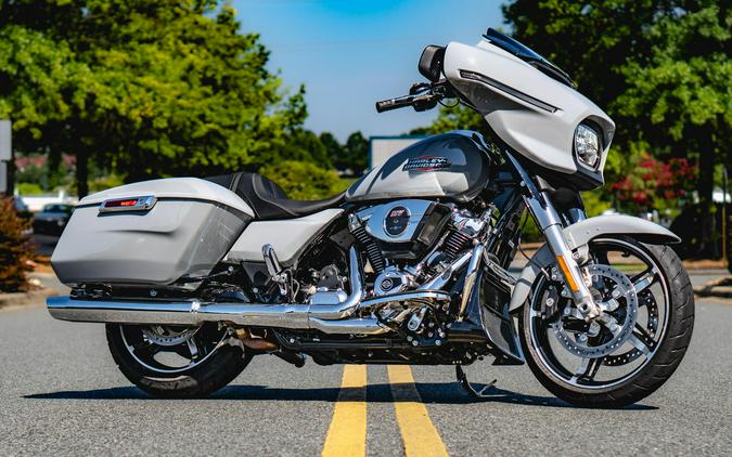 FLHX 2024 Street Glide®