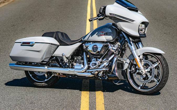 FLHX 2024 Street Glide®