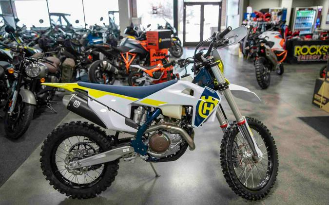 2023 Husqvarna FE 450 First Look [6 Fast Facts – New Model]