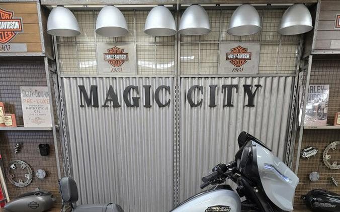 FLHX 2024 Street Glide®