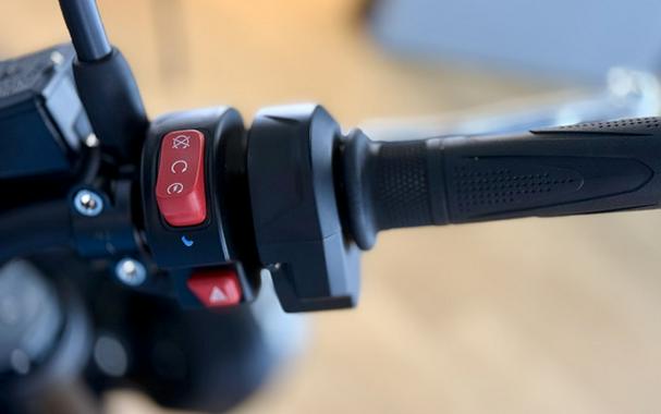 2025 Triumph Street Triple 765 R