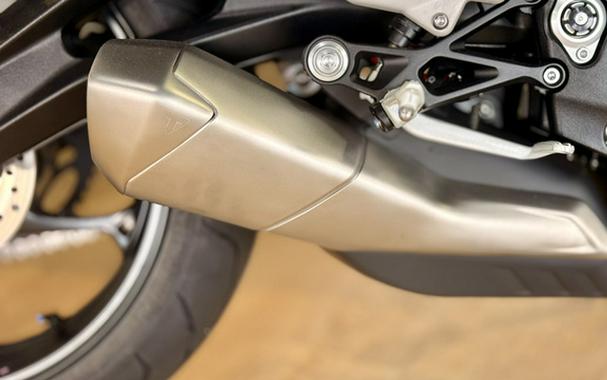 2025 Triumph Street Triple 765 R