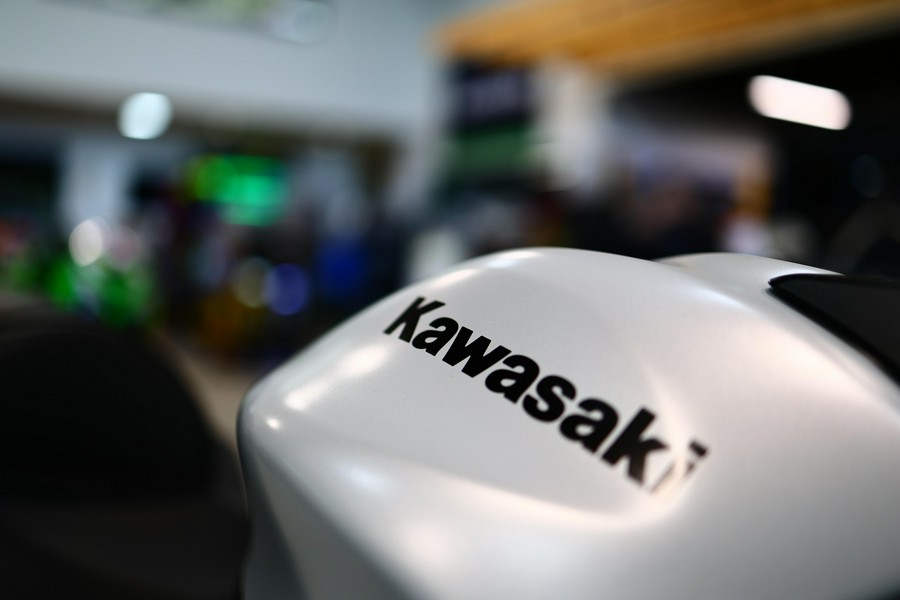 2026 Kawasaki NINJA 650 ABS Metallic Matte Whitish Silver Metallic Flat Spark Black