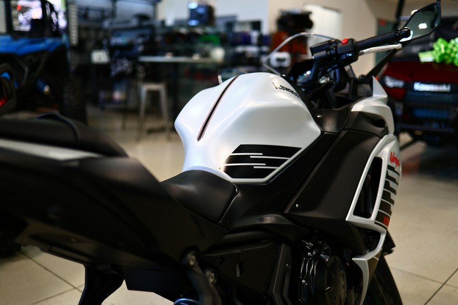 2026 Kawasaki NINJA 650 ABS Metallic Matte Whitish Silver Metallic Flat Spark Black