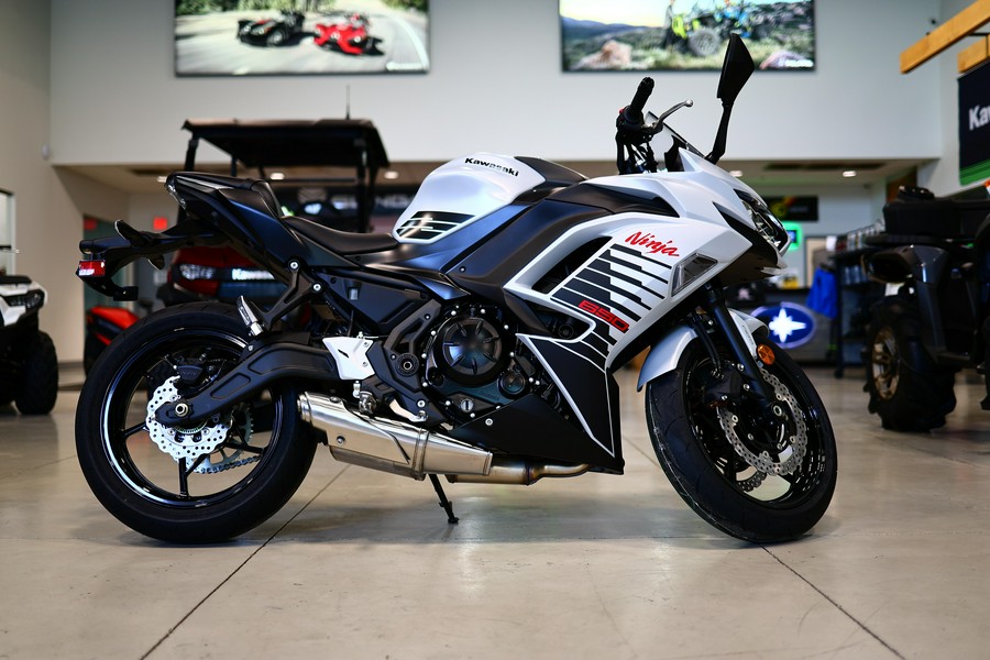 2026 Kawasaki NINJA 650 ABS Metallic Matte Whitish Silver Metallic Flat Spark Black