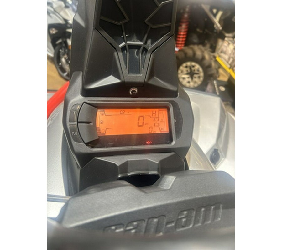 2026 Can-Am Renegade X mr 1000 R Hyper Silver & Legion Red