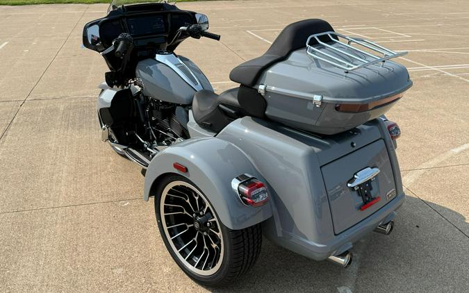 2026 Harley-Davidson® Street Glide 3 Limited Dark Billiard Gray Chrome Trim
