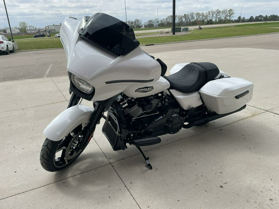 FLHX 2024 Street Glide®