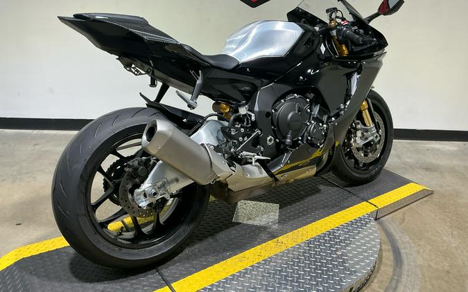 2024 Yamaha YZF-R1M