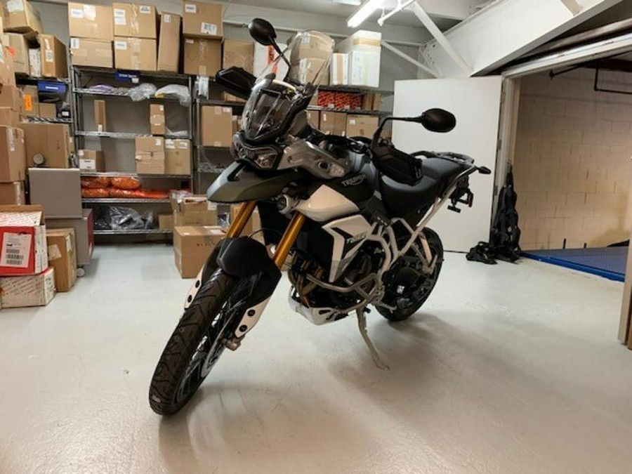 2023 Triumph Tiger 900 Rally Pro - Matt Khaki Green