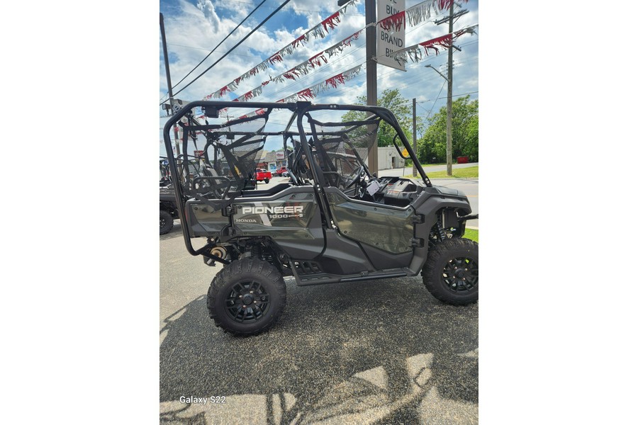 2025 Honda Pioneer 1000-5 Deluxe