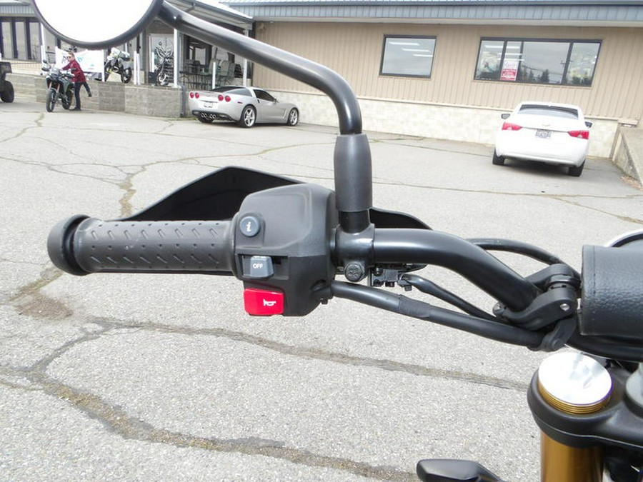 2025 Triumph Scrambler 400 X Phantom Black / Silver Ice