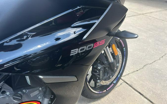2025 CFMOTO 300SS