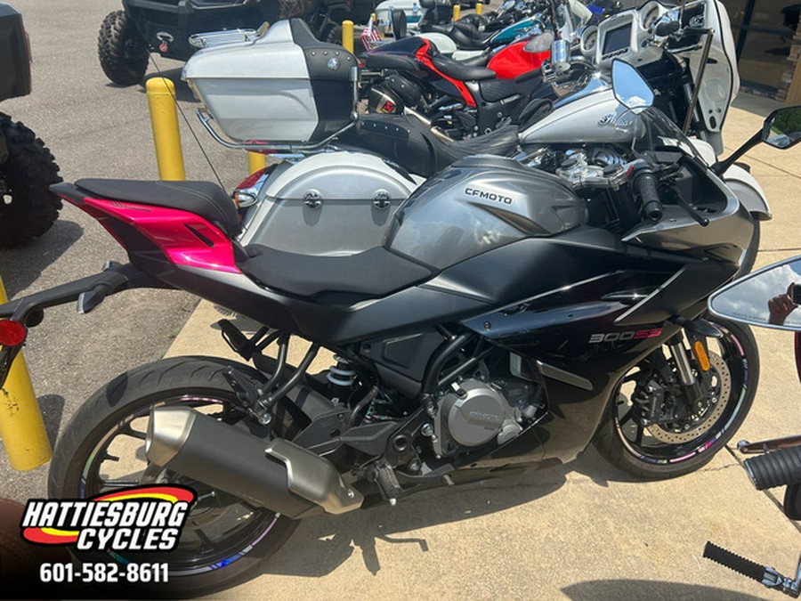 2025 CFMOTO 300SS