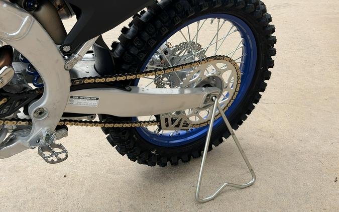 2027 YAMAHA YZ450F MONSTER ENERGY EDITION