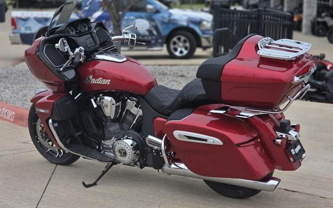 2026 Indian Pursuit Limited 112 w/PowerBand Audio Sunset Red Metallic