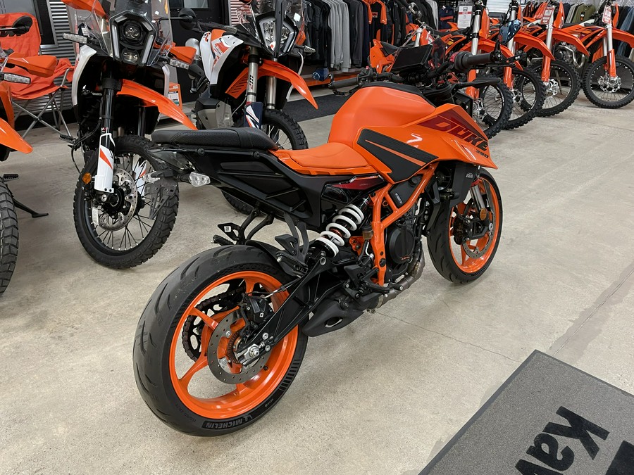 2024 KTM Duke 390