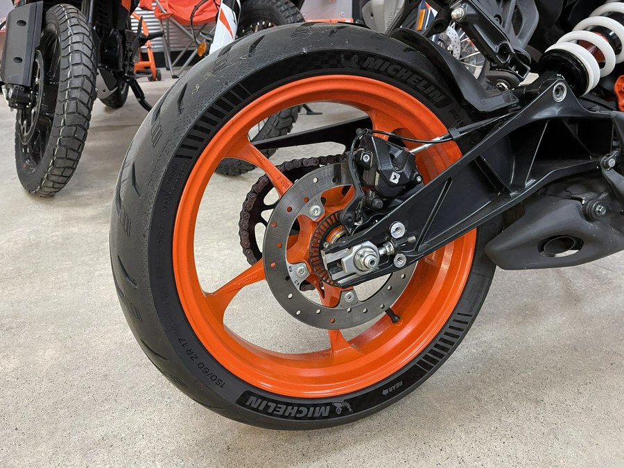 2024 KTM Duke 390