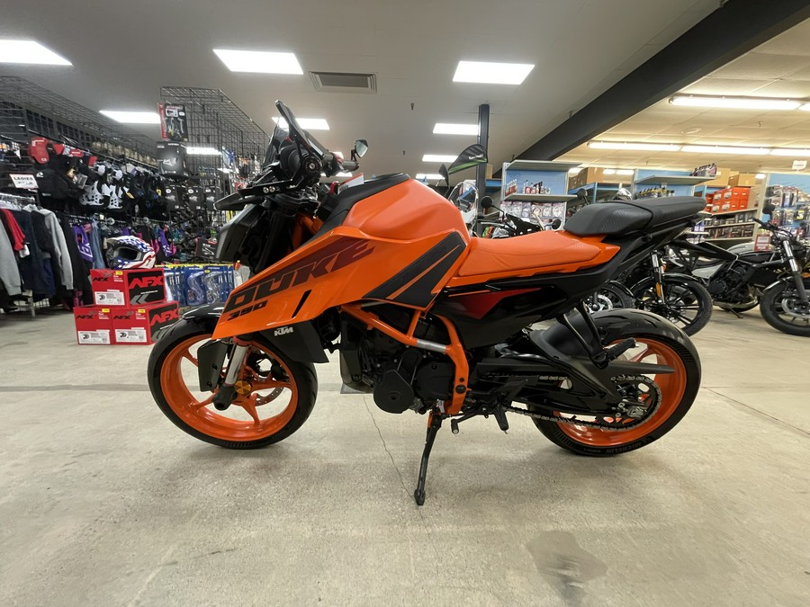 2024 KTM Duke 390