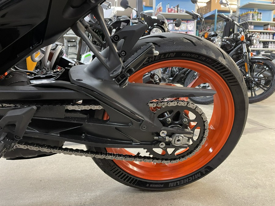 2024 KTM Duke 390