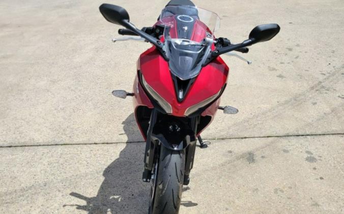 2025 Triumph Daytona 660 Carnival Red/Sapphire Black 660