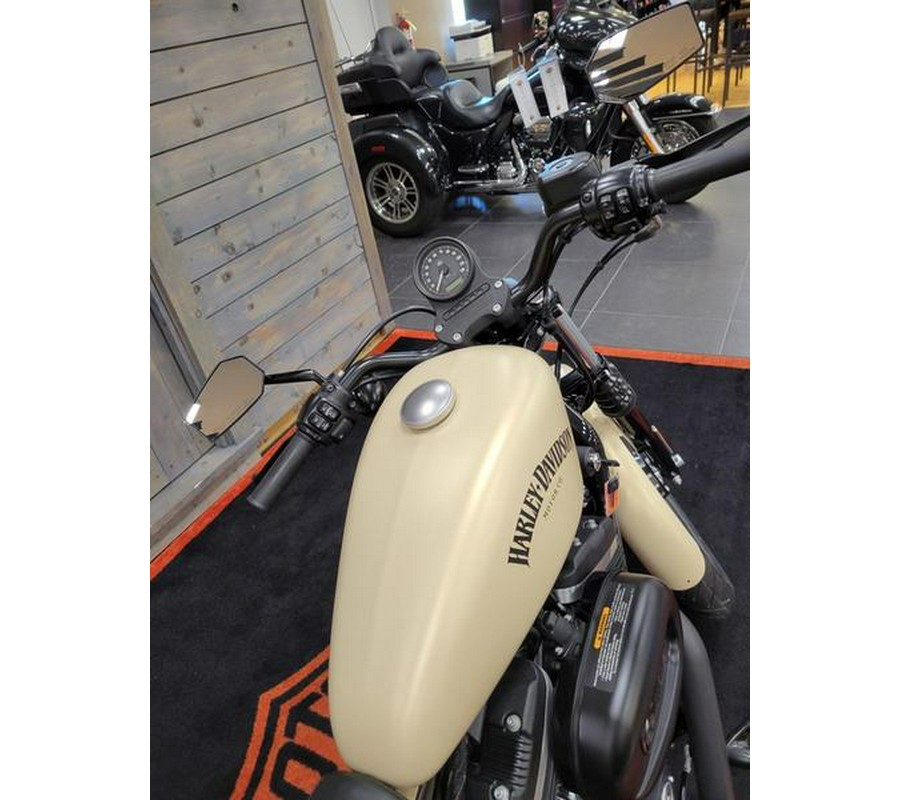 2015 Harley-Davidson® XL883N - Sportster® Iron 883™