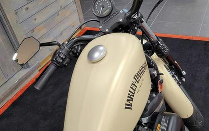 2015 Harley-Davidson® XL883N - Sportster® Iron 883™