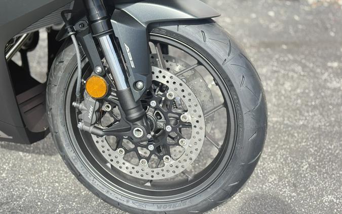 2026 Honda CBR650R E-Clutch Matte Black Metallic