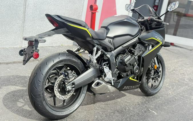 2026 Honda CBR650R E-Clutch Matte Black Metallic