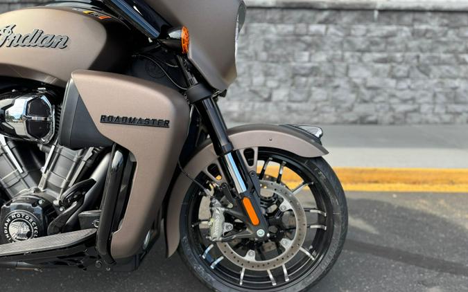 2025 Indian Motorcycle Roadmaster® PowerPlus Dark Horse® with 112