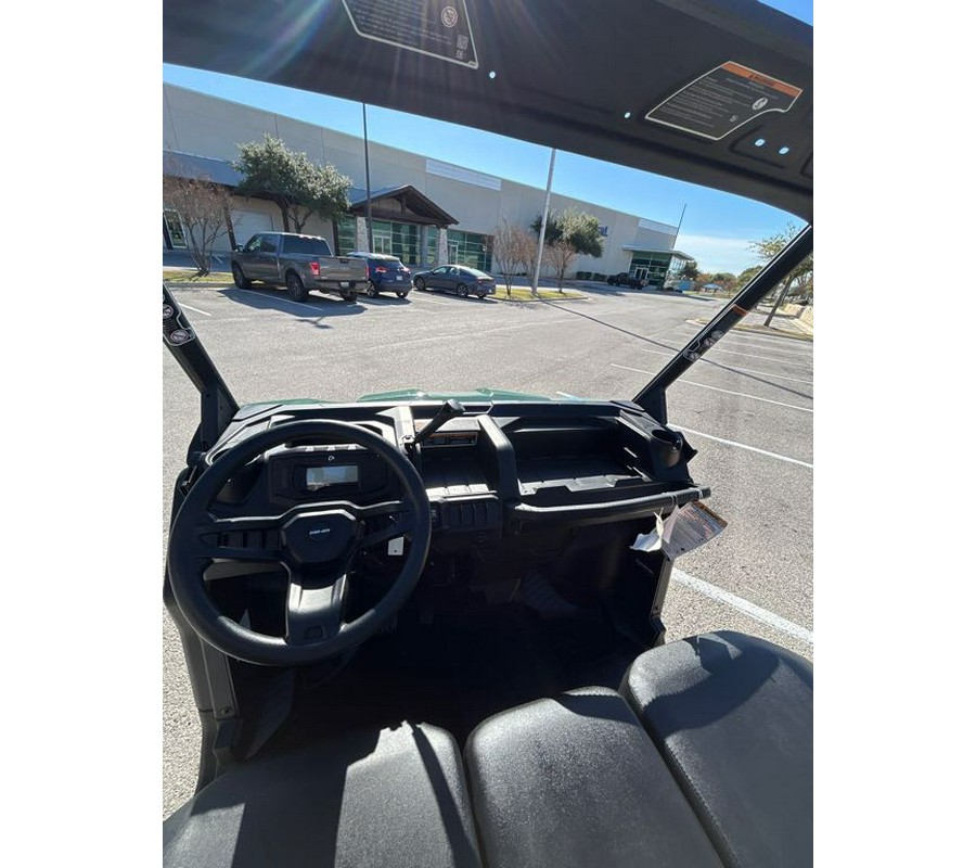 2025 Can-Am Defender MAX HD7