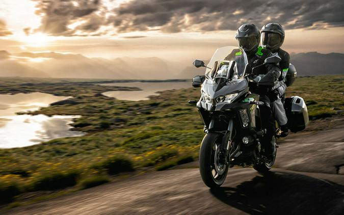 2025 Kawasaki Versys® 1100 SE LT ABS