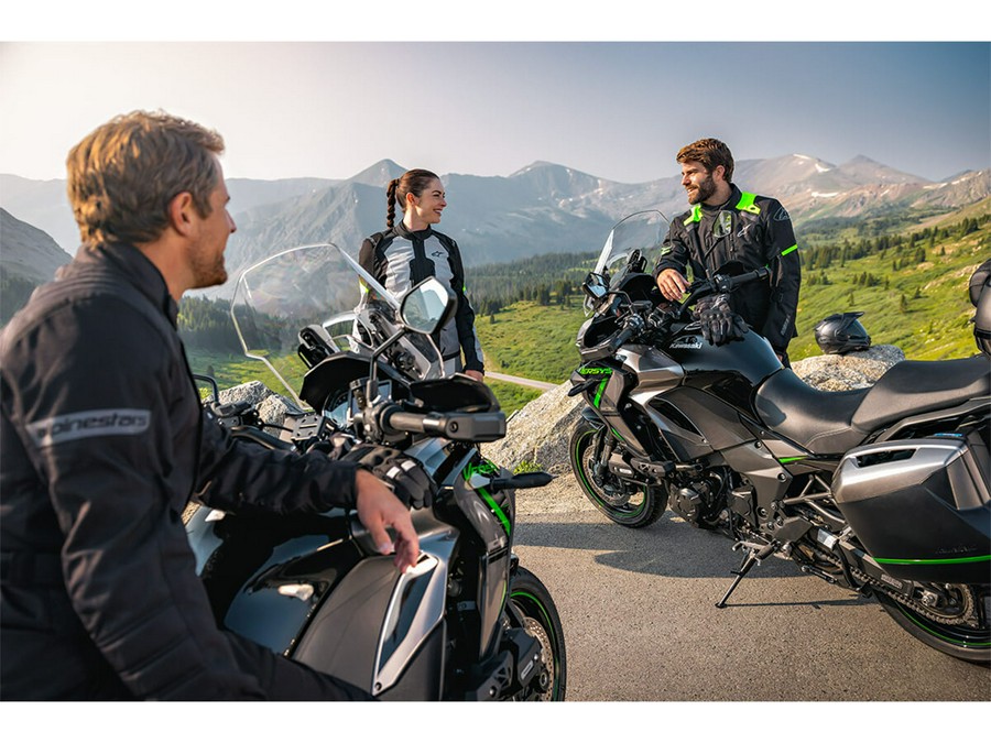 2025 Kawasaki Versys® 1100 SE LT ABS