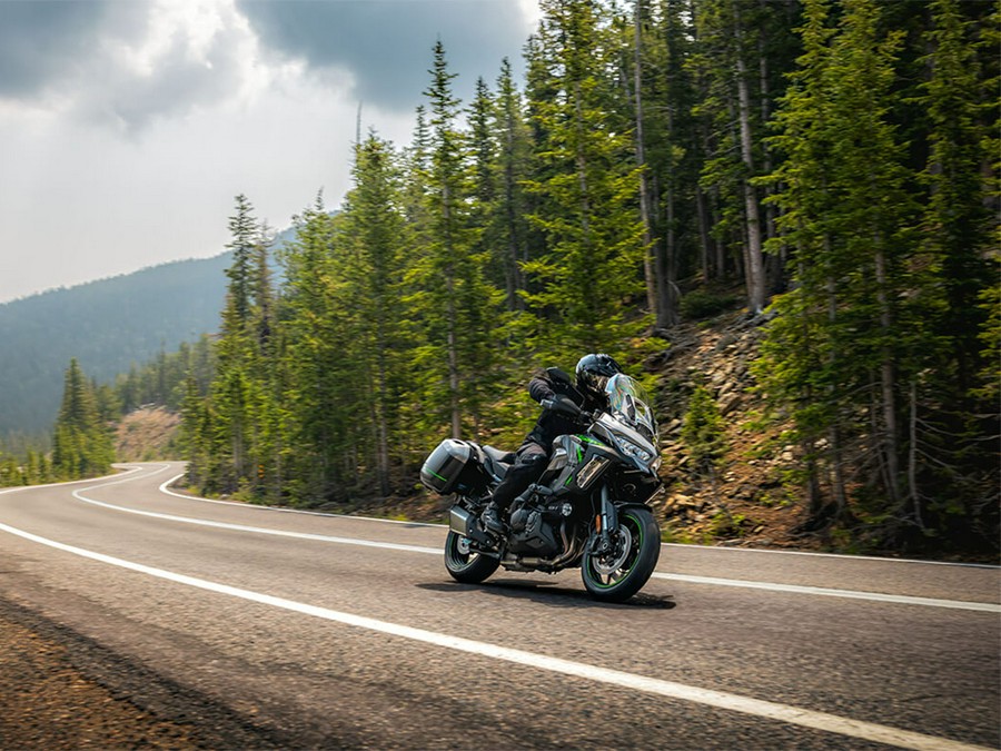 2025 Kawasaki Versys® 1100 SE LT ABS