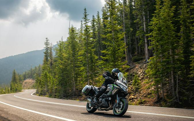 2025 Kawasaki Versys® 1100 SE LT ABS