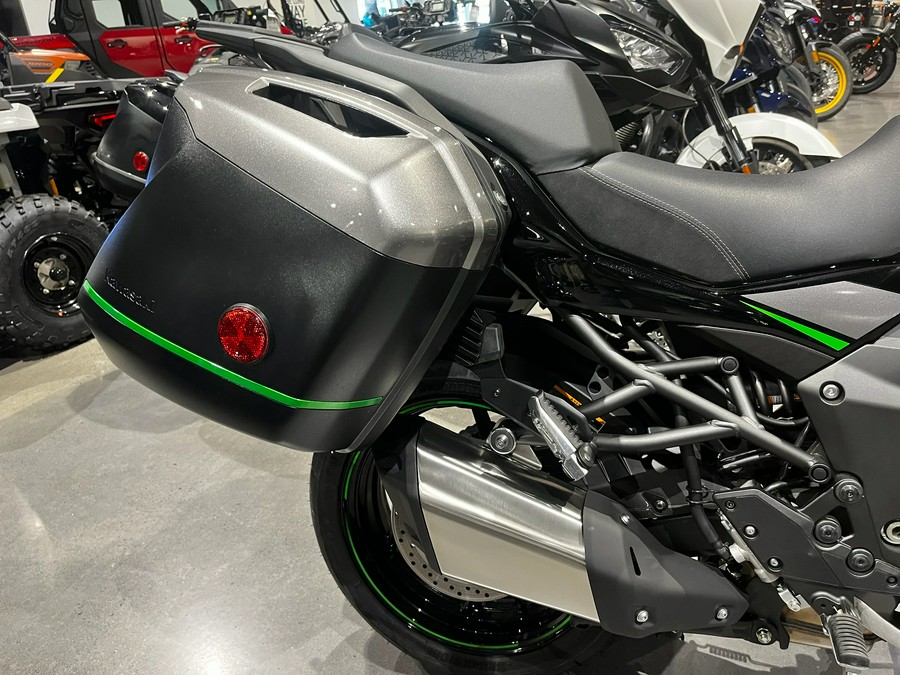 2025 Kawasaki Versys® 1100 SE LT ABS