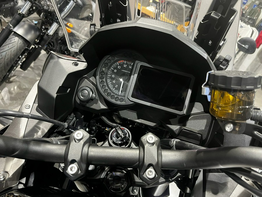 2025 Kawasaki Versys® 1100 SE LT ABS