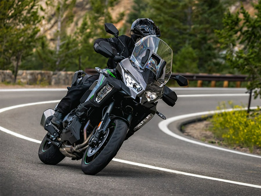 2025 Kawasaki Versys® 1100 SE LT ABS