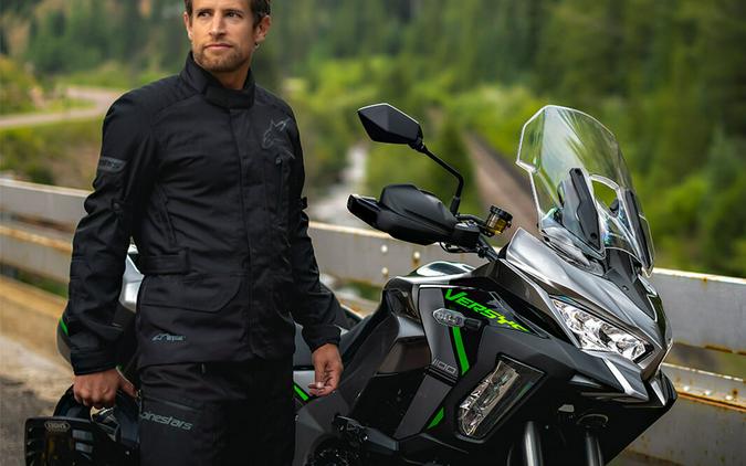 2025 Kawasaki Versys® 1100 SE LT ABS