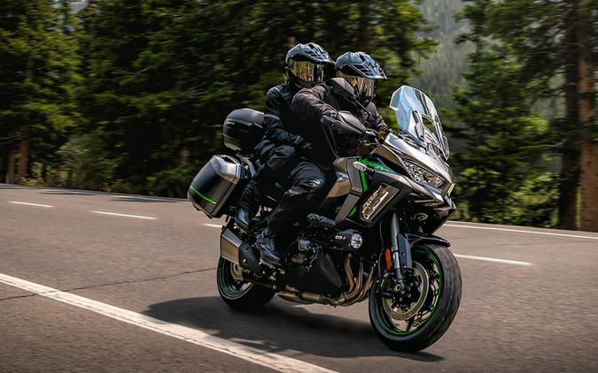 2025 Kawasaki Versys® 1100 SE LT ABS