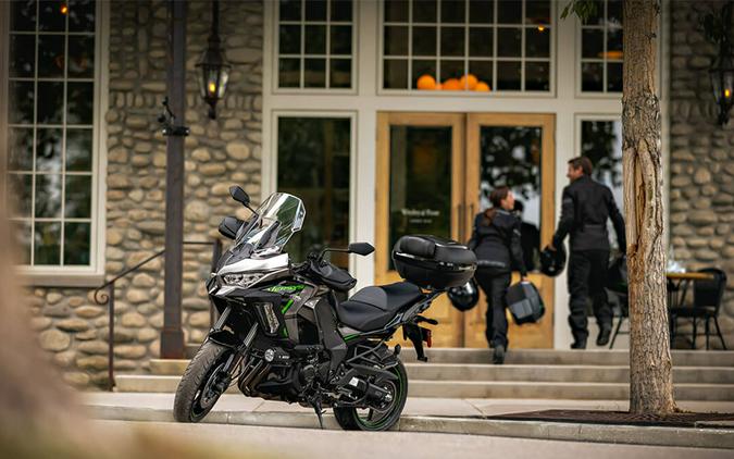 2025 Kawasaki Versys® 1100 SE LT ABS