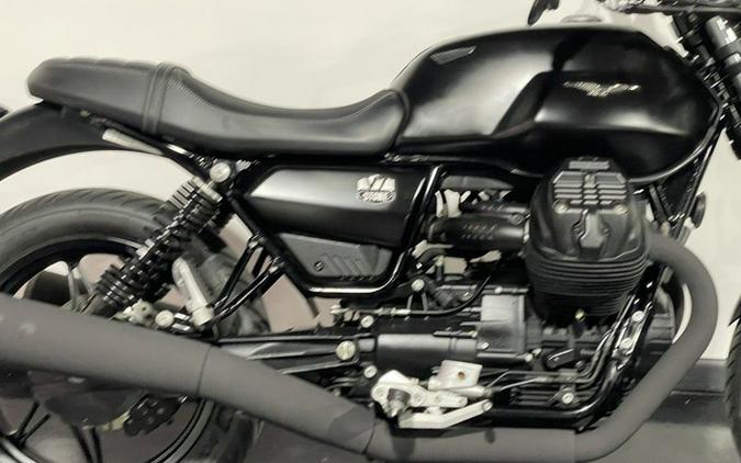 2021 Moto Guzzi V7 Stone E5