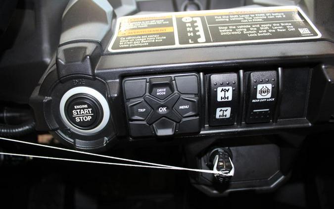 2026 Can-Am® SSV COM MAX XT 64 1000R BK 26 XT 1000R